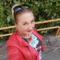 xxxhotmilfxxx's Offline Chat Room