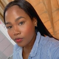 mayataylor_ Adlı Modelin Çevrimdışı Sohbet Odası