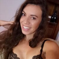 TiffanyDollxxx webcam model