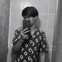 Erickhotddjots webcam model