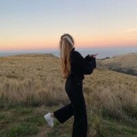 Mika_saaa Adlı Modelin Çevrimdışı Sohbet Odası