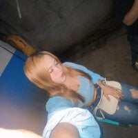 yeshacummerX webcam