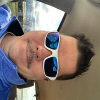 MaleMan4u2's Offline Chat Room