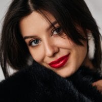 NicoleMun's Avatar Pic