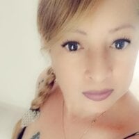 ESTEBANA_BROWN's Offline Chat Room