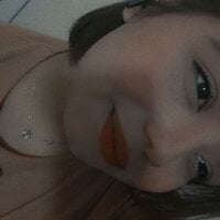 Selena-34 webcam