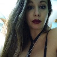 Yesipretty's Offline Chat Room