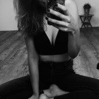 JuicyJJactions' Offline Chat Room