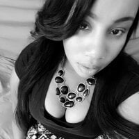 NovaNoirLive webcam model