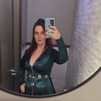 ladyofthenight86 webcam model