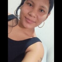 Sarahh-19 webcam model