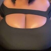 Massive_boobs04's Avatar Pic