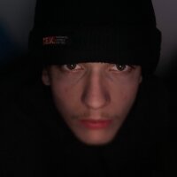 cum_show05's Offline Chat Room