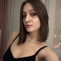white_liillyy webcam model