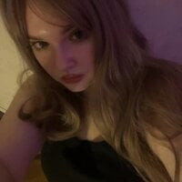 sweet_alisha_20's Offline Chat Room