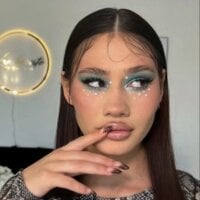 mia___silver model avatar