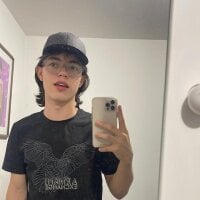 andrew_whitee's profile image'