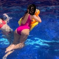 ninajoying's Offline Chat Room