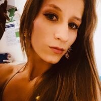 yazmin_queen's Offline Chat Room