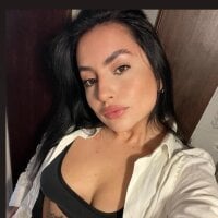 ZaraFoxx7 webcam model