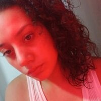 kiara_sweet23's Offline Chat Room