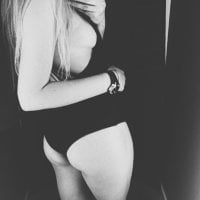 Nicole357's Offline Chat Room