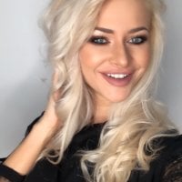 toofarawayy's Offline Chat Room