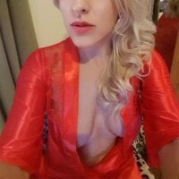 blondyruby webcam model