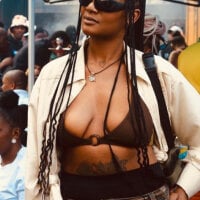 Juicy619's Offline Chat Room