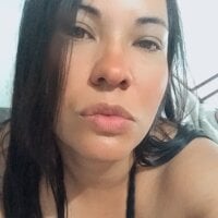 flor_morena Adlı Modelin Çevrimdışı Sohbet Odası