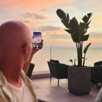 Xenethis86's Offline Chat Room