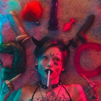 RiotSpirit's Offline Chat Room