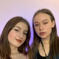 ElizabetLisa's Offline Chat Room