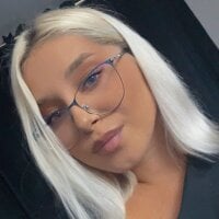 LauraBethanne's Avatar Pic