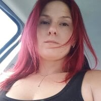 hotredheadedmomma's Offline Chat Room