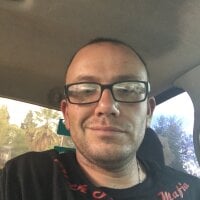 Chellysbitchboy's Offline Chat Room