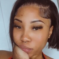 DrippinCaramelCutie webcam