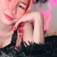 Maya_Viola webcam model