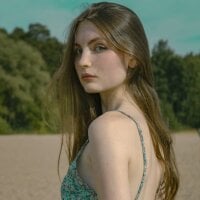 Shyly_Lisa webcam model