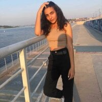 Amalia_Stephie's Offline Chat Room