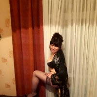 EllaBeautiful's Offline Chat Room