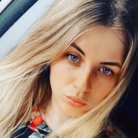 AlenaXlovesss' Offline Chat Room