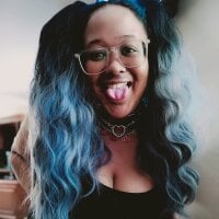 MoxxiCotynn's Offline Chat Room