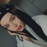 EmmaHarperr's Offline Chat Room