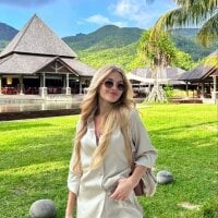 _Sandra_Tender_ webcam model