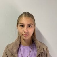 LauraMaclas' Offline Chat Room