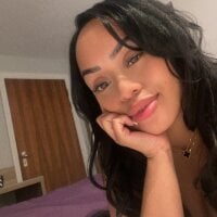 ArianaMaee webcam model