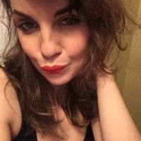 AngelinaKellie's Offline Chat Room