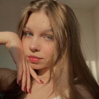 VeronaDaines webcam model