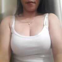 Lyly_Nguyen98's Avatar Pic